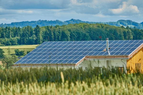 Les tableaux solaires photovoltaïques pour réduire vos coûts énergétiques