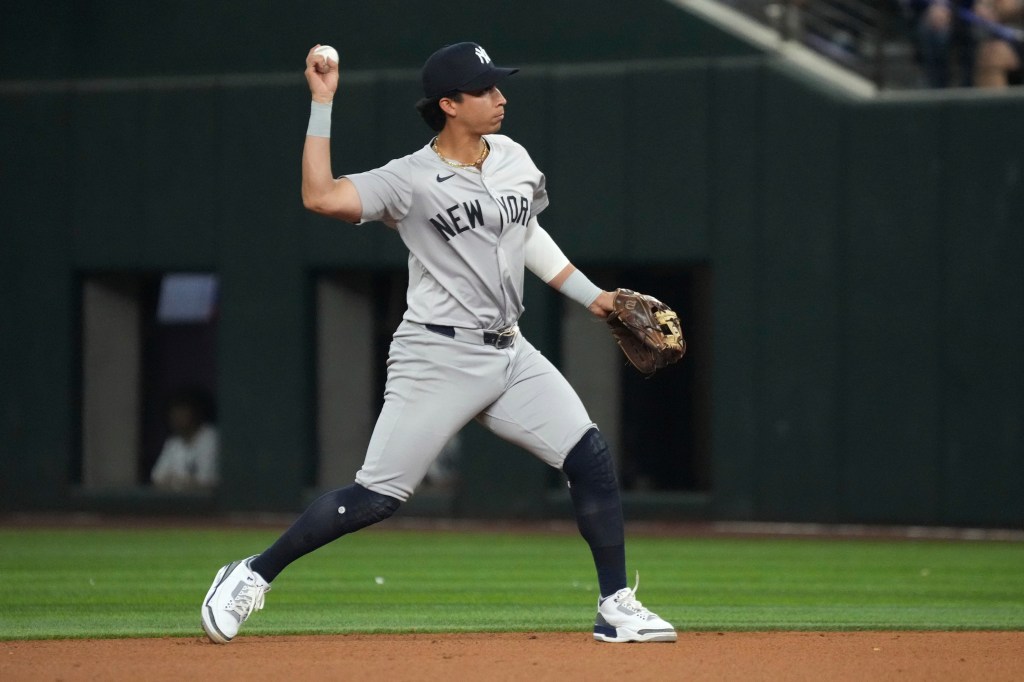 Yankees veterans helping Oswaldo Cabrera's education at first base